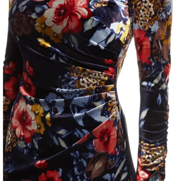 🌼❤️Vince Camuto Velvet Dress - Picture 7 of 9